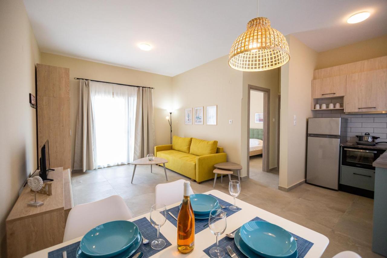 Varkes Suites 2 Nea Moudania Exterior photo