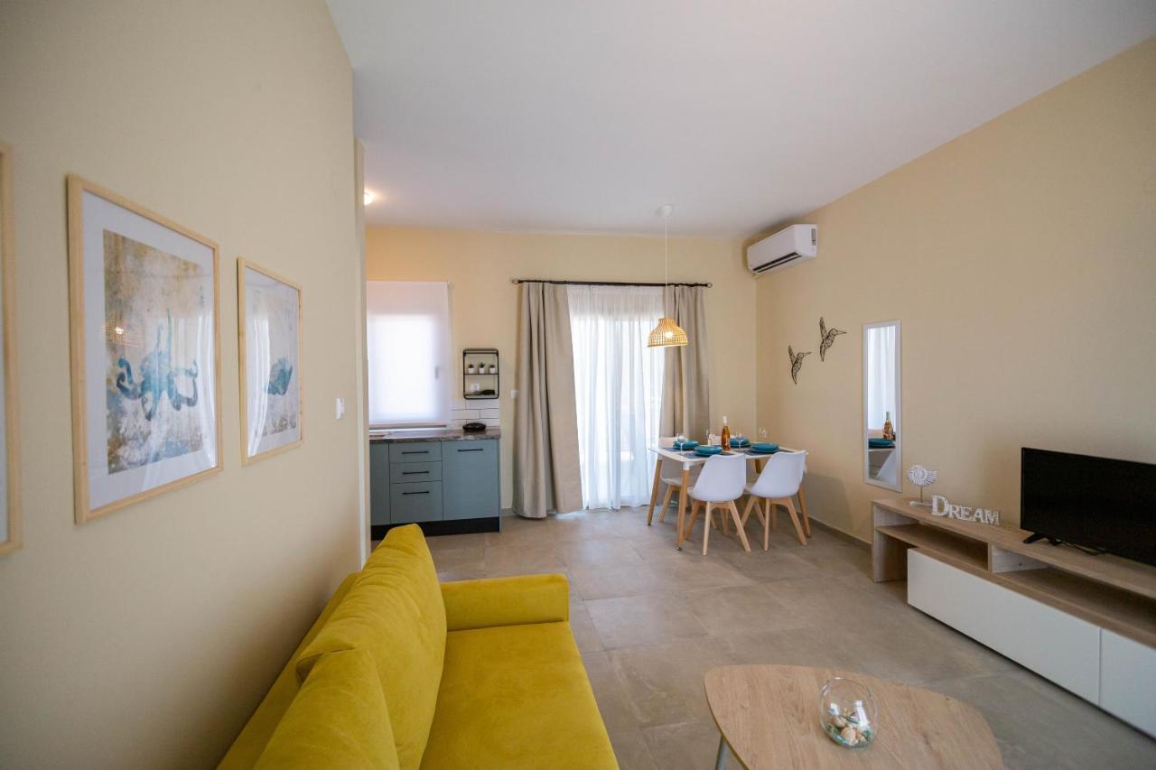 Varkes Suites 2 Nea Moudania Exterior photo