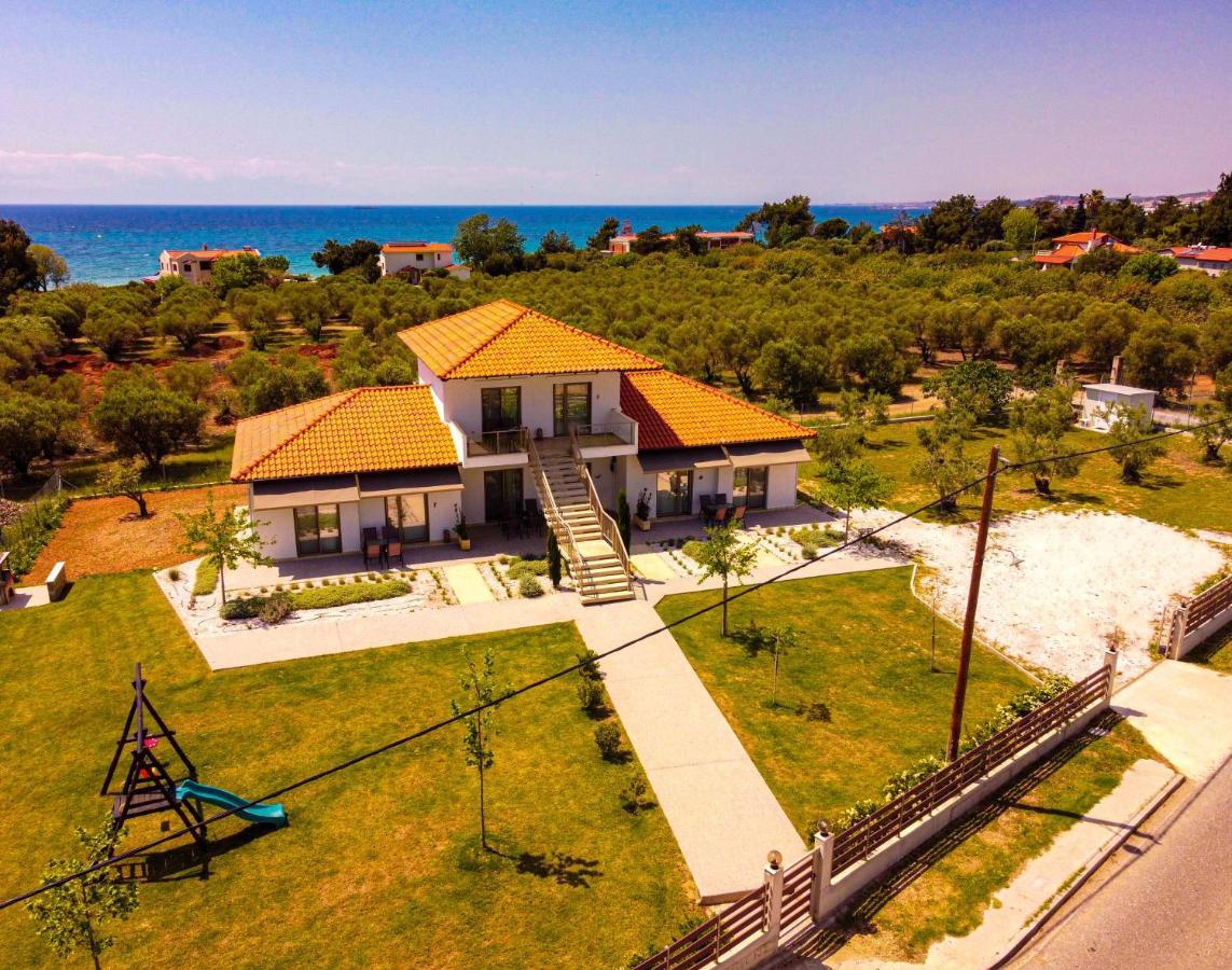 Varkes Suites 2 Nea Moudania Exterior photo
